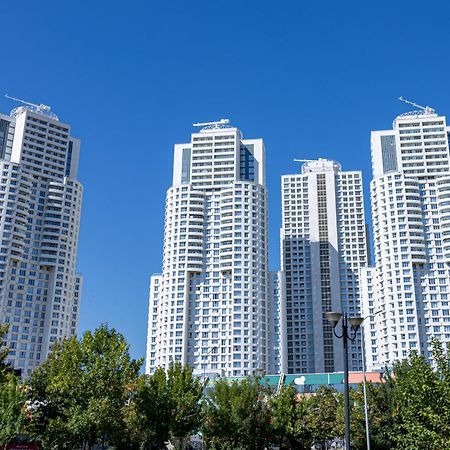 16Th Floor Sky View Condo With Pool And Fitness Скопие Екстериор снимка