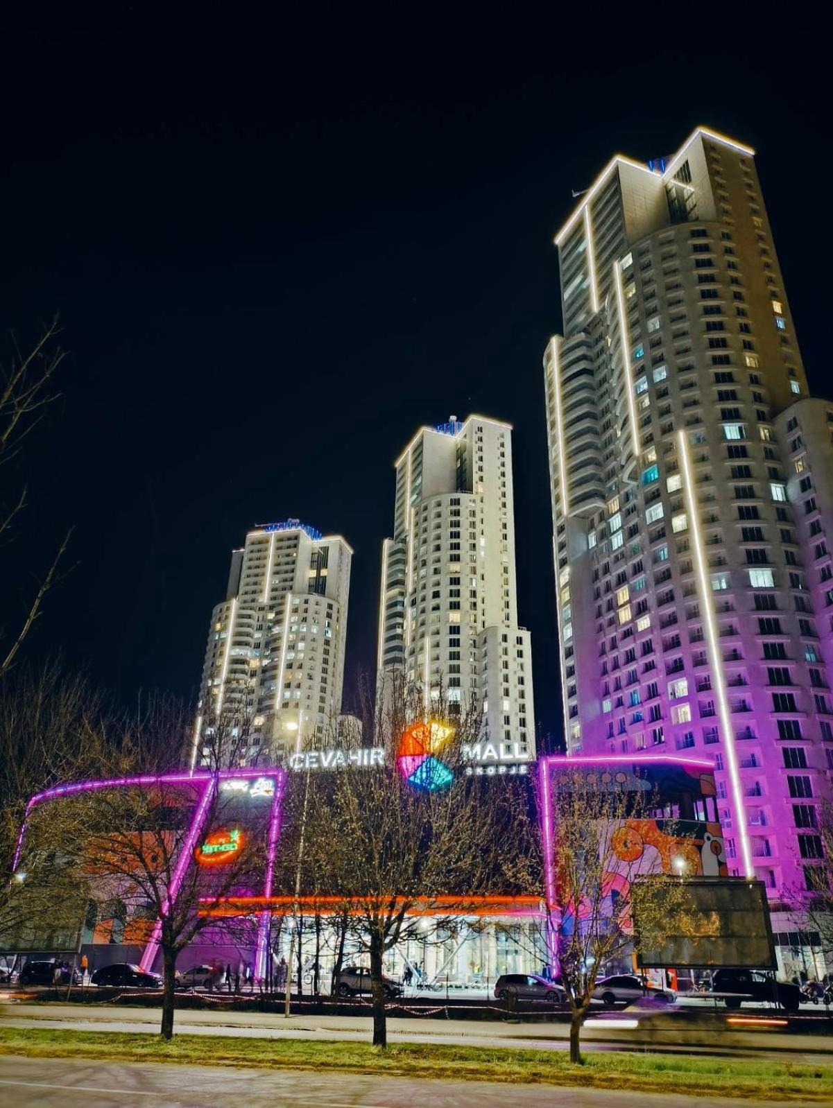 16Th Floor Sky View Condo With Pool And Fitness Скопие Екстериор снимка